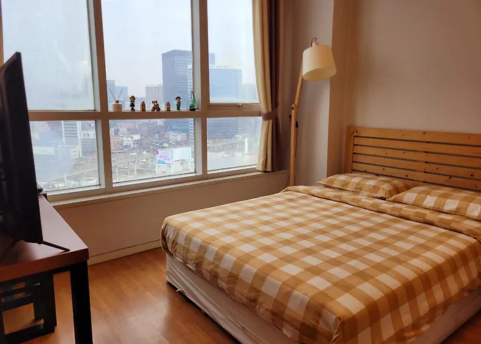 Travel House *